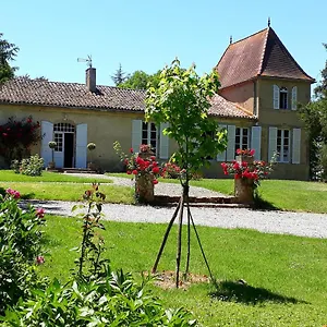 Au Chateau Juillac Bed & Breakfast